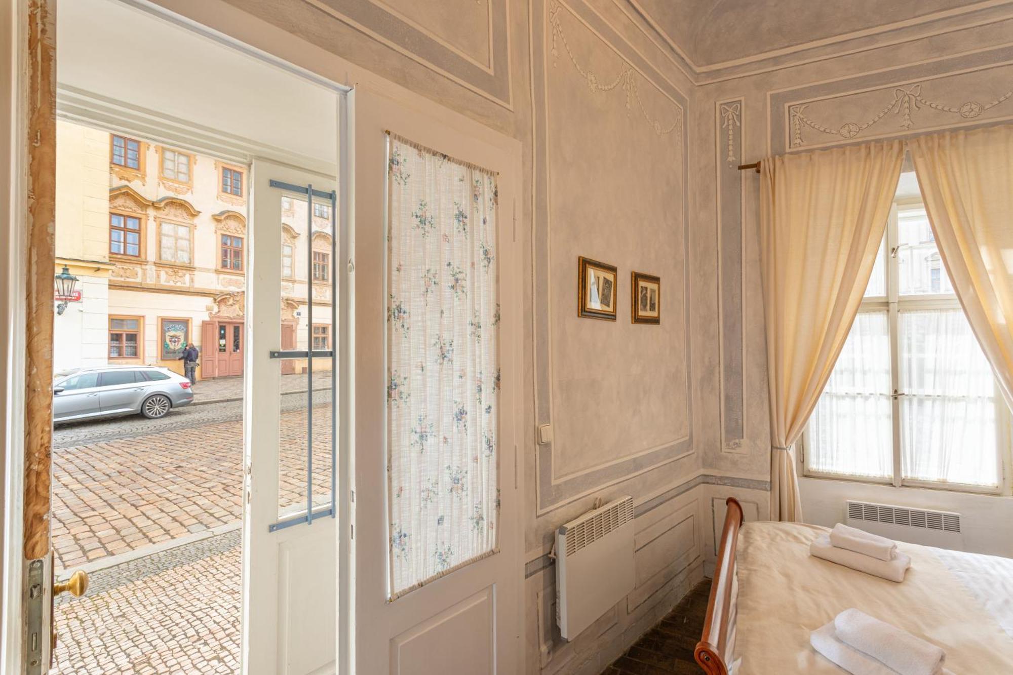 Loreta Hotel Prague Exterior photo