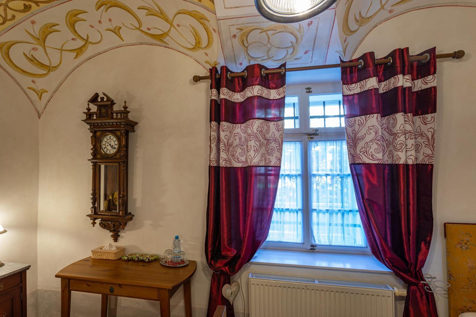 Loreta Hotel Prague Room photo